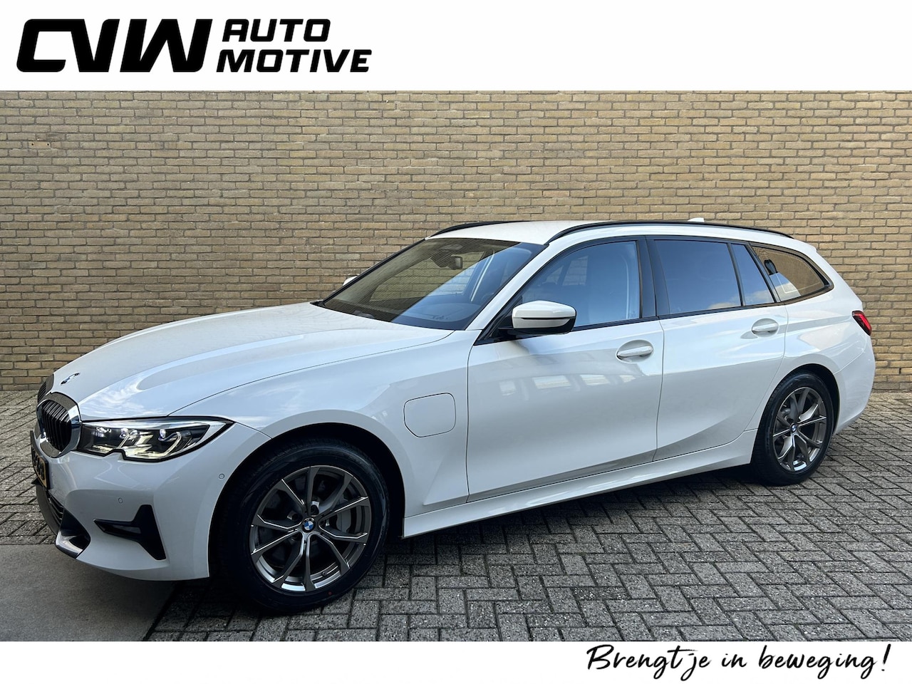 BMW 3-serie Touring - 330e xDrive | Adaptieve cruise | Virtual cockpit | Sportstoelen | Half leder | Laser LED | - AutoWereld.nl