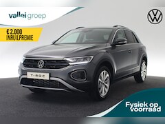 Volkswagen T-Roc - Life Edition 1.5 TSI 110 kW / 150 pk DSG | Camera | Park Assist | LED | 17 inch