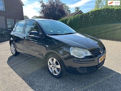 Volkswagen Polo - 1.4-16V Sportline