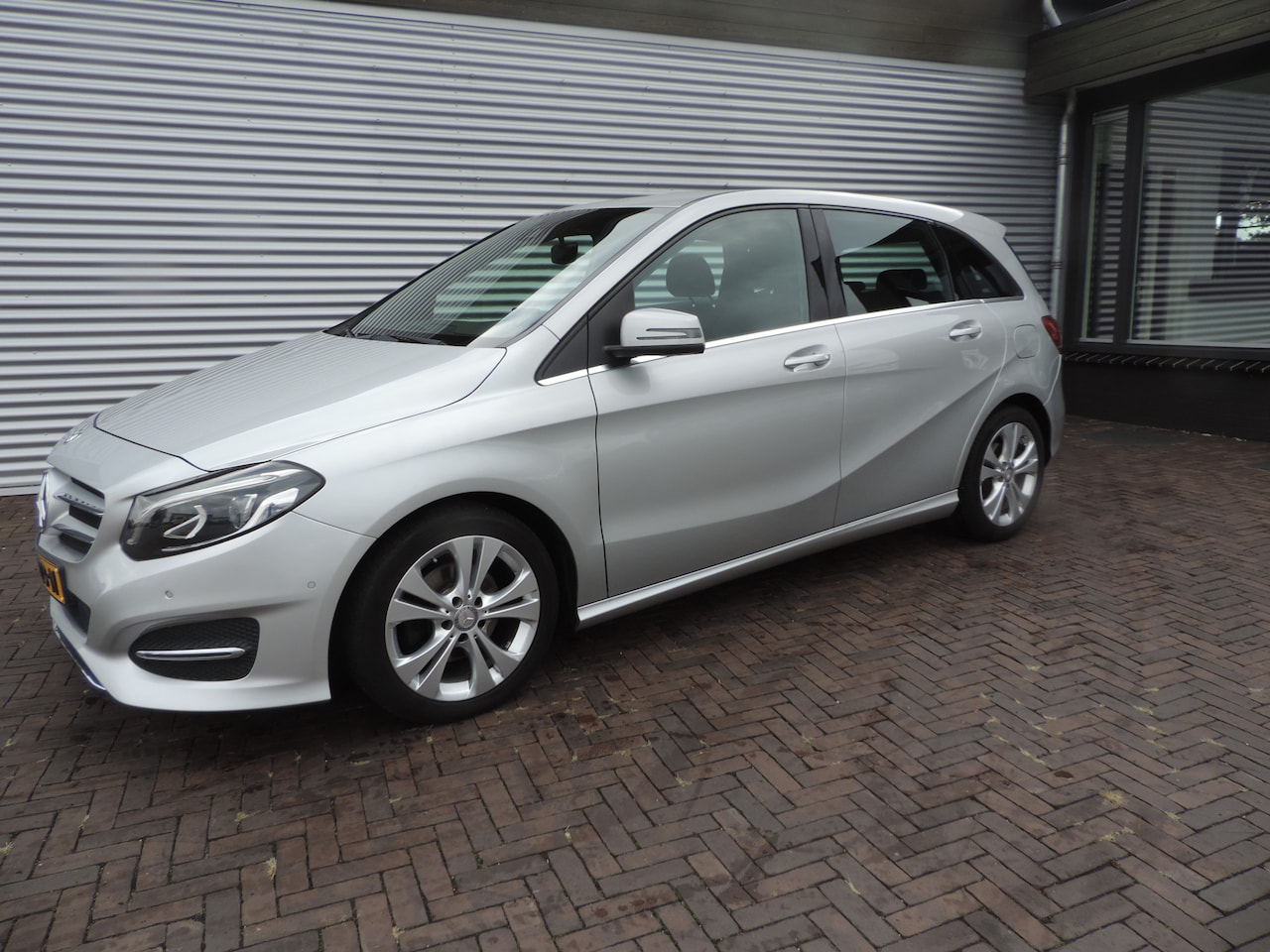 Mercedes-Benz B-klasse - 180 Prestige lage km - AutoWereld.nl