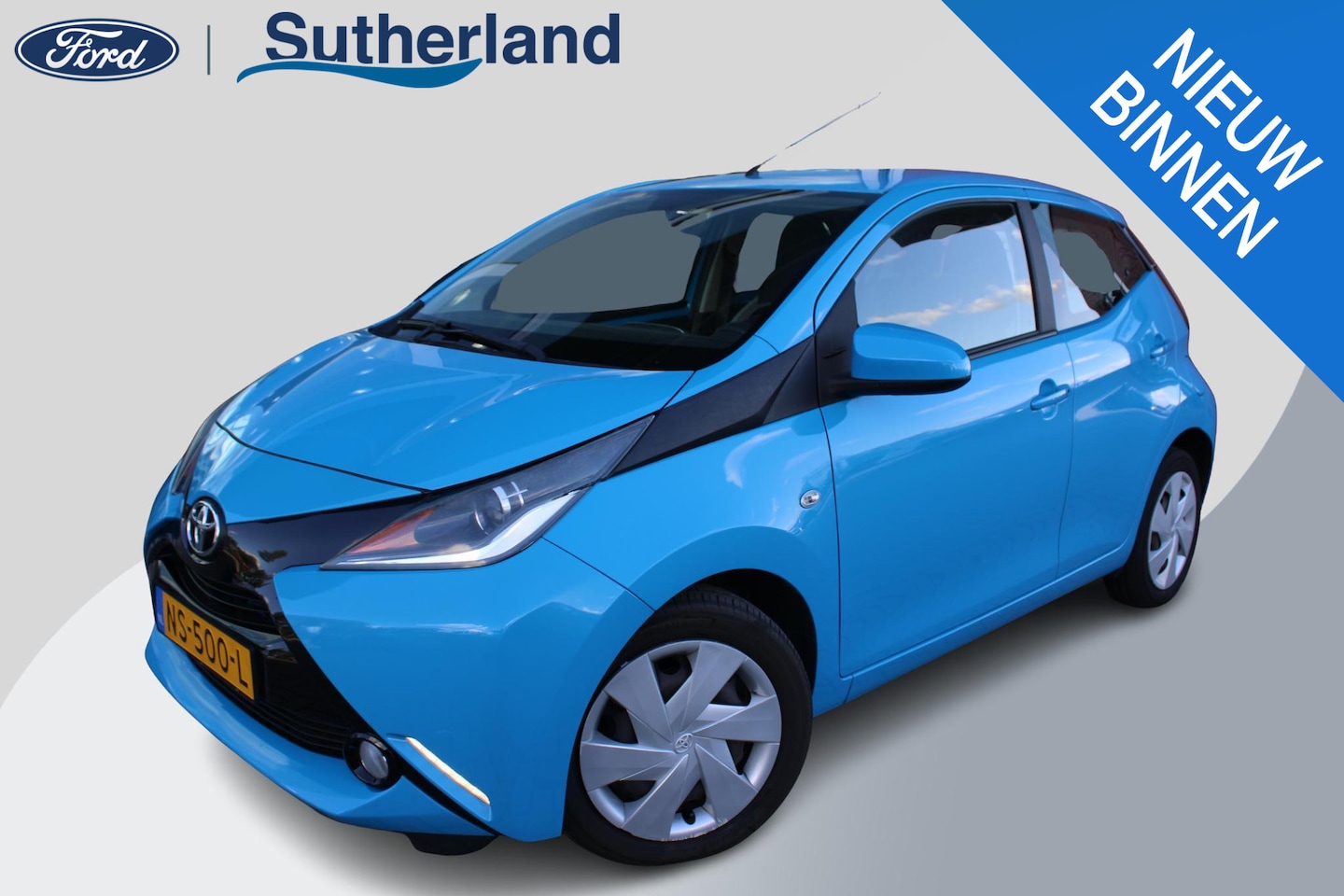 Toyota Aygo - 1.0 VVT-i x-play 5 deurs | Navigatie | Cruise Control | Airco | Camera | Toerenteller | De - AutoWereld.nl