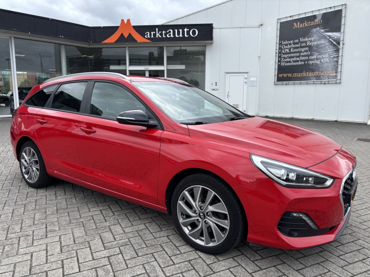 Hyundai i30 Wagon - 1.0 T-GDI Comfort Navi Carplay Camera Stoelverwarming - AutoWereld.nl