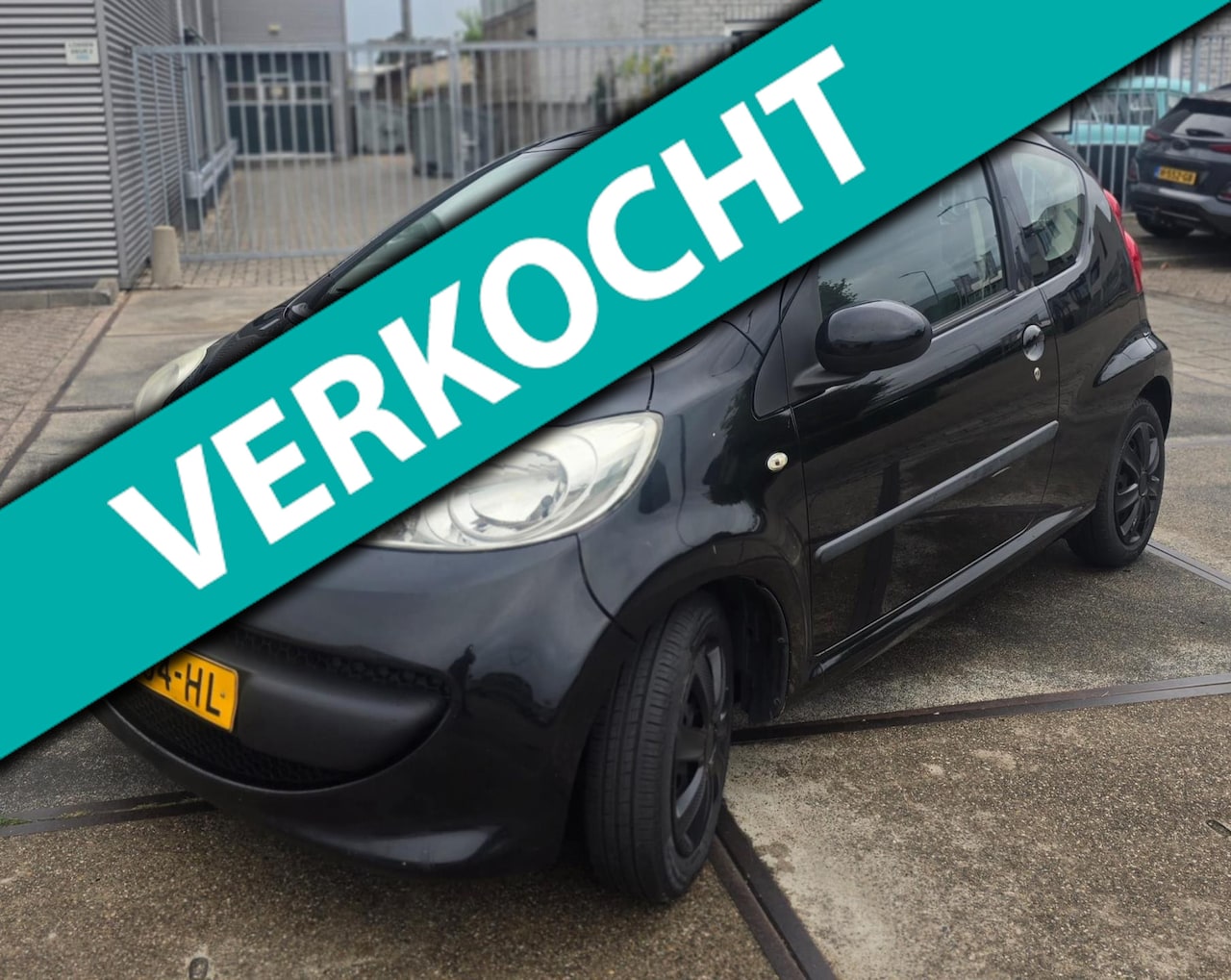Peugeot 107 - 1.0 AUTOMAAT AIRCO CARPLAY ELEK RAMEN LM VELGEN - AutoWereld.nl