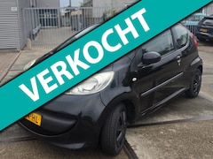 Peugeot 107 - 1.0 AUTOMAAT AIRCO CARPLAY ELEK RAMEN LM VELGEN