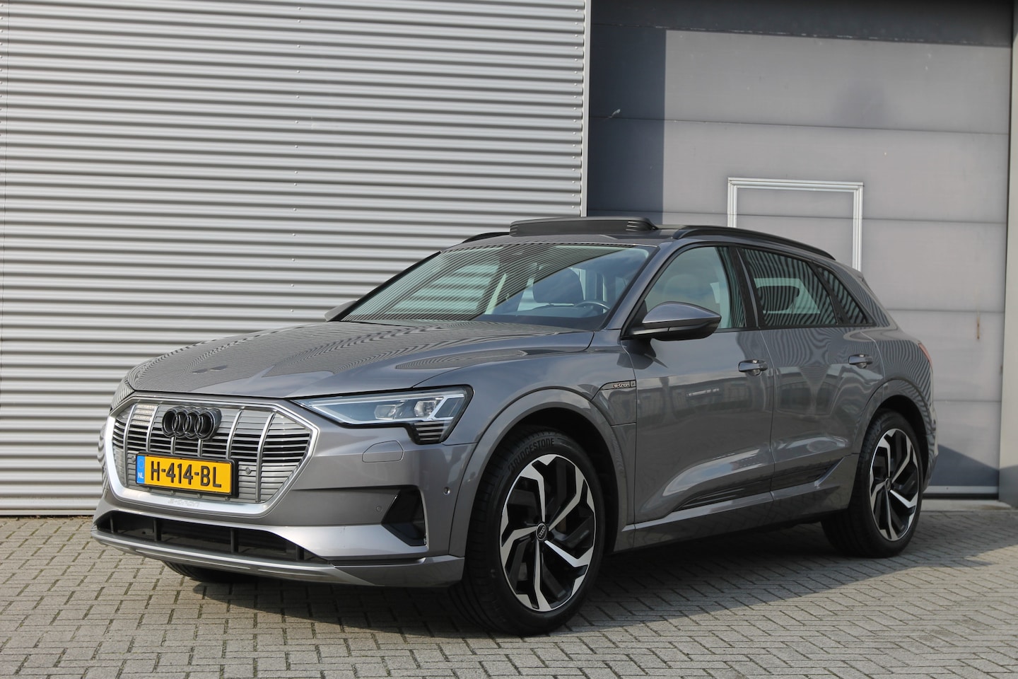 Audi e-tron - e-tron 50 quattro Launch edition plus 71 kWh I Leder I Pano.dak I Trekhaak I Carplay - AutoWereld.nl