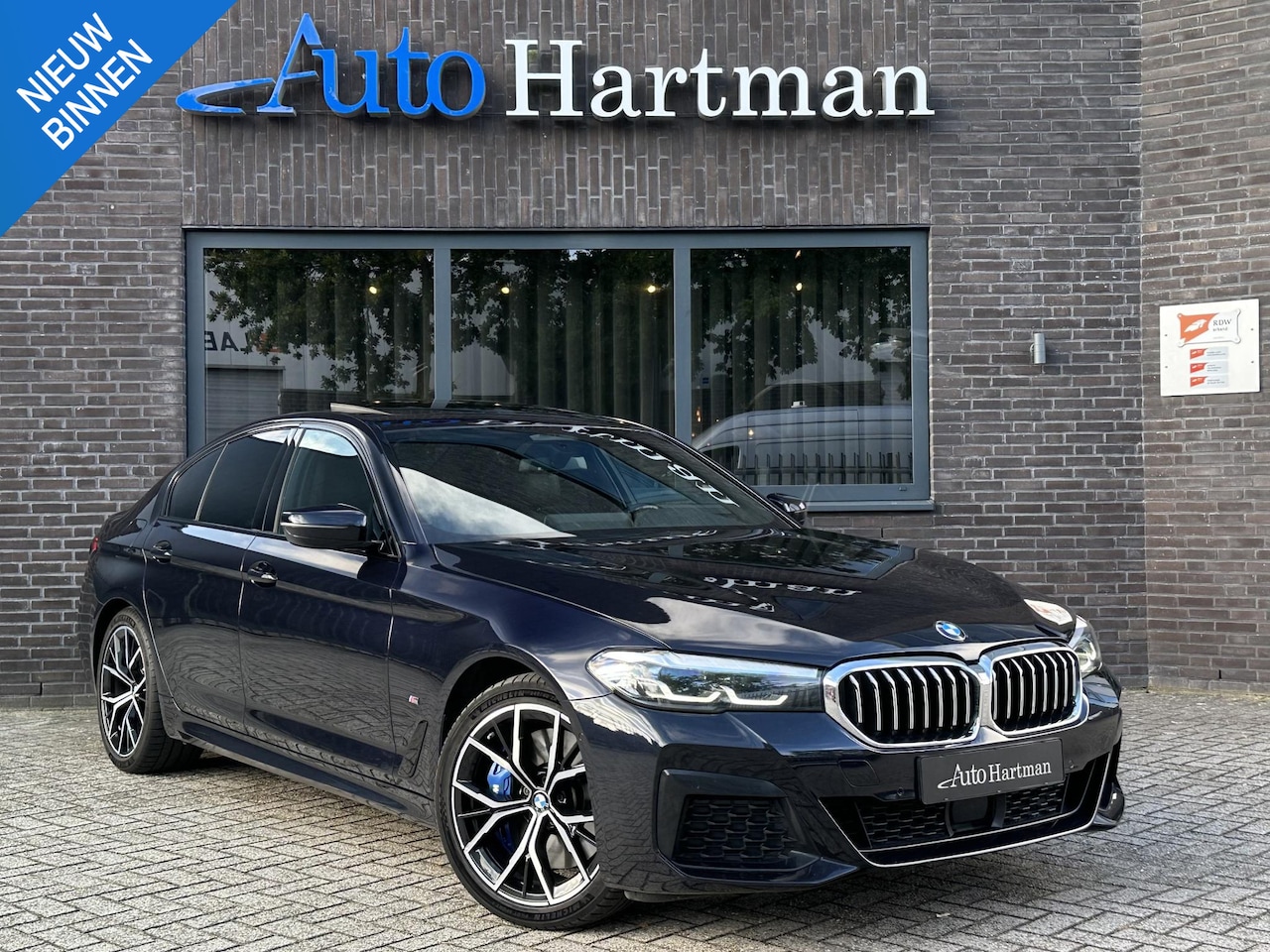BMW 5-serie - 545e xDrive High Executive M-Sport PANO | Leder | ACC | Elek. trekhaak | Stuurverwarming - AutoWereld.nl