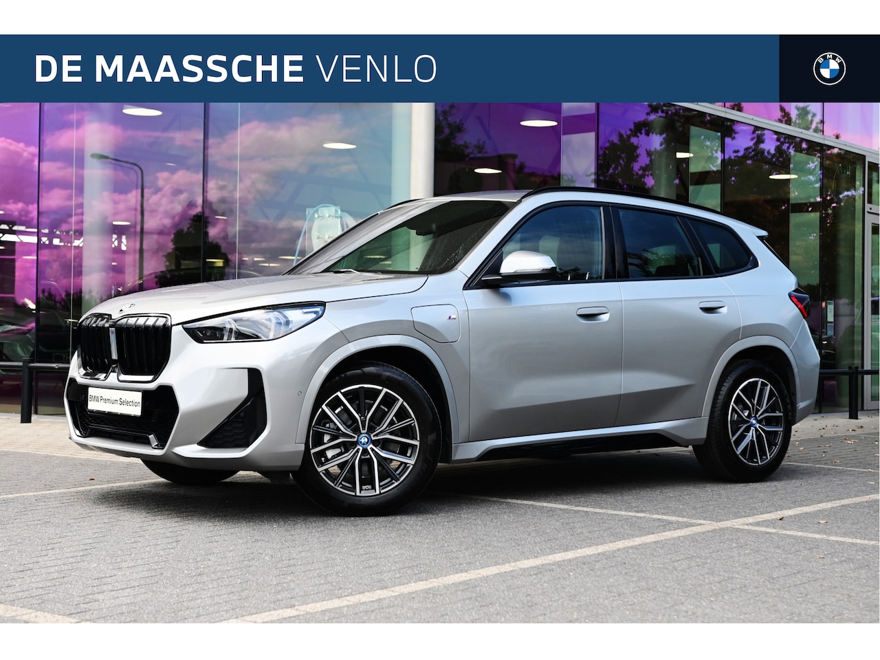 BMW X1 - xDrive25e M Sport Automaat / Sportstoelen / Achteruitrijcamera / M Adaptief onderstel / Co - AutoWereld.nl