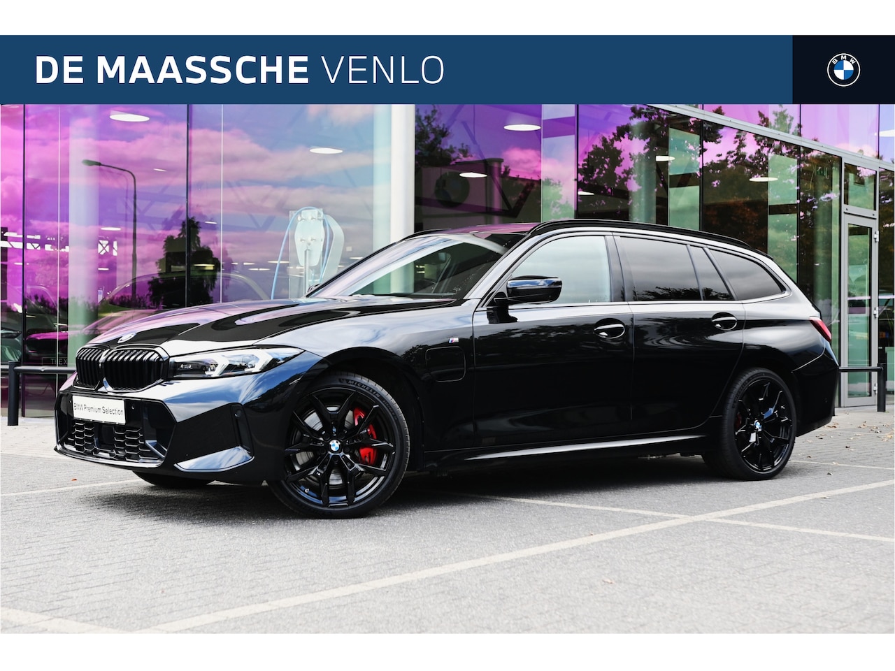 BMW 3-serie Touring - 330e High Executive M Sport Automaat / Panoramadak / Trekhaak / Sportstoelen / M Adaptief - AutoWereld.nl