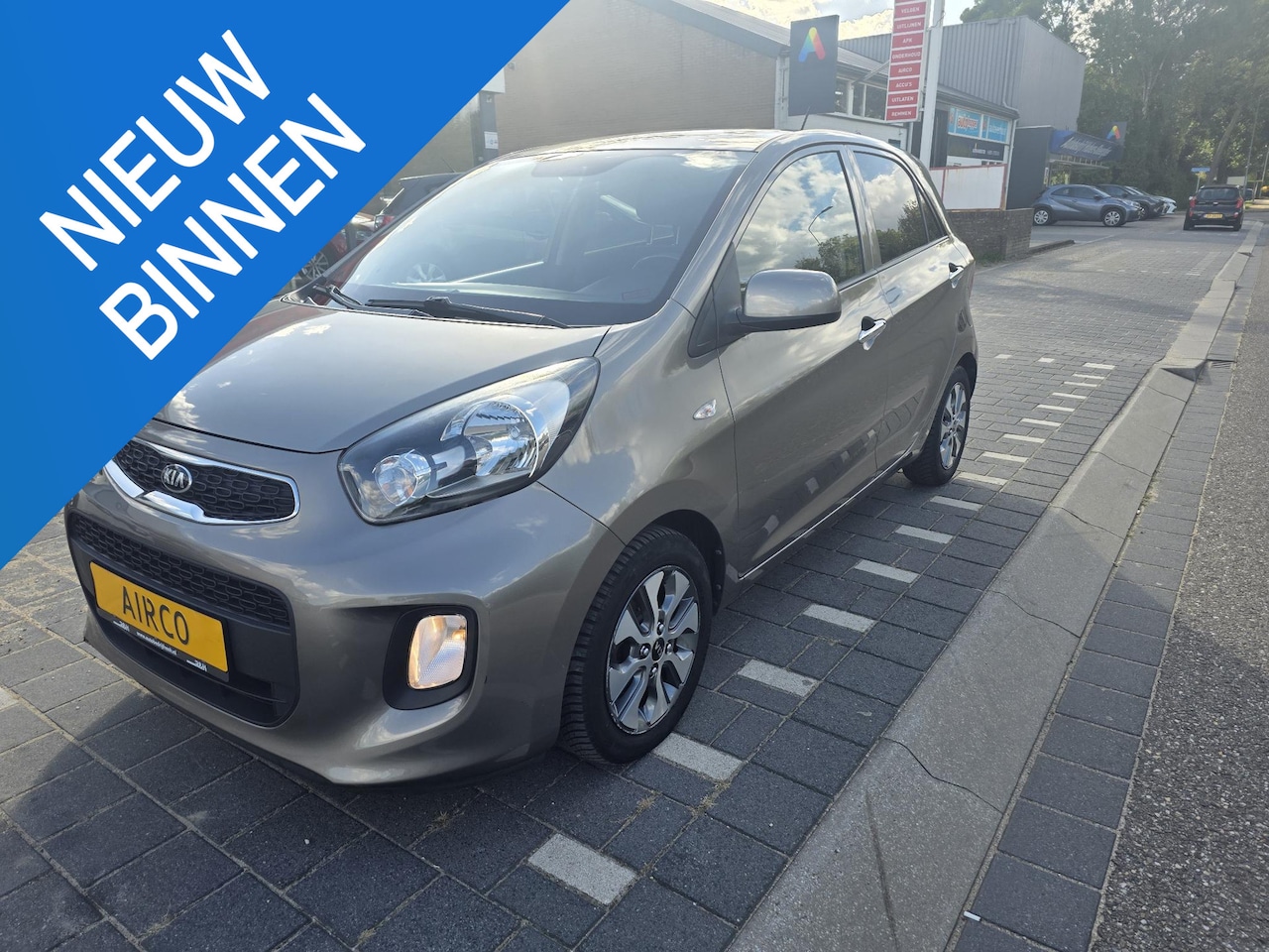 Kia Picanto - 1.2 CVVT DynamicLine 5 deurs, airco,, stoel en stuurverwarming - AutoWereld.nl