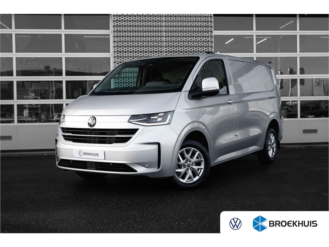 Volkswagen Transporter - 2.0 TDI L1H1 28 Bulli | Alarmsysteem | Cruise control adaptief met stop&go | Lichtmetalen - AutoWereld.nl