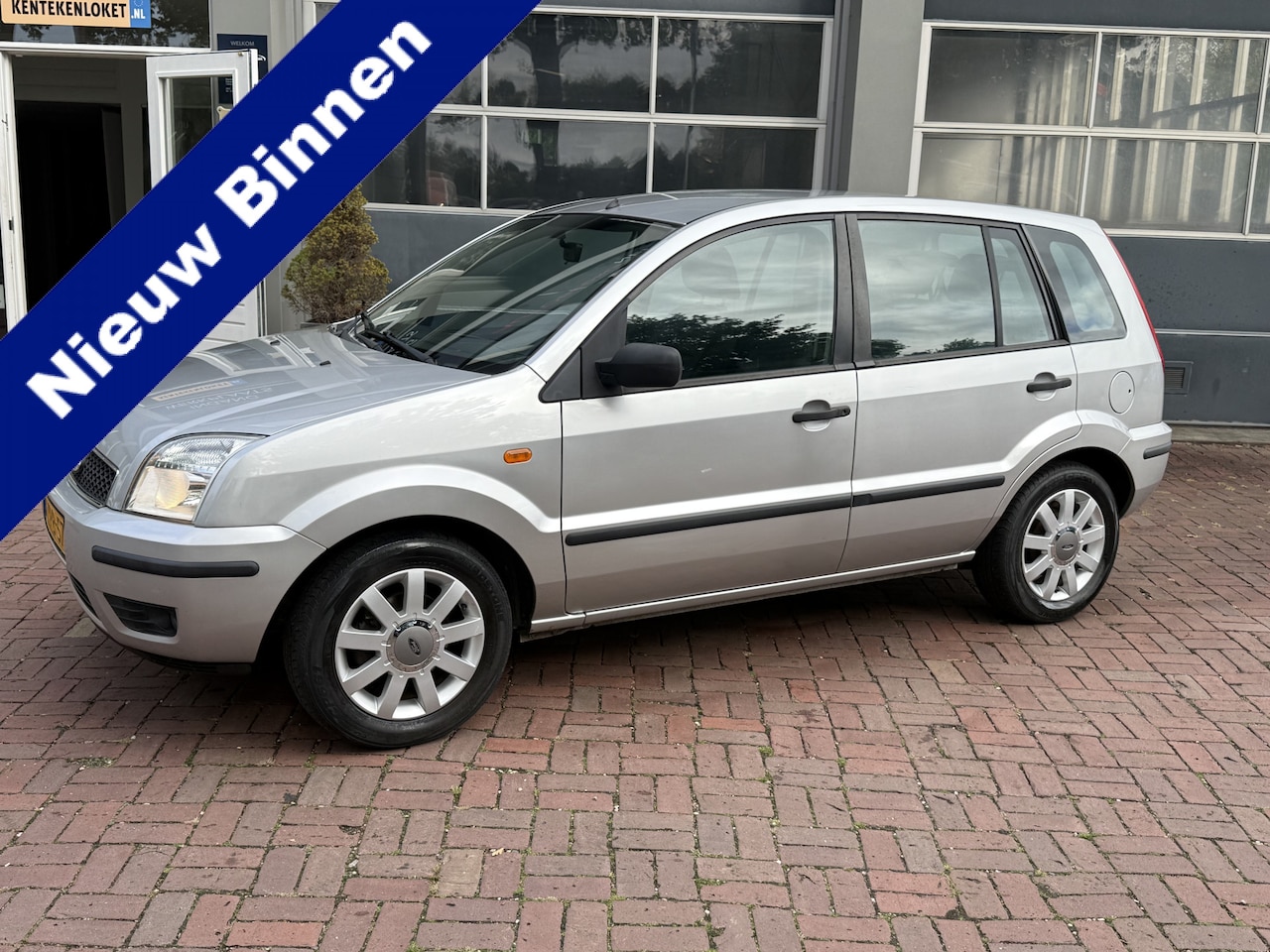 Ford Fusion - 1.6-16V Trend Leer,Automaat,16Inch,Airco Hoge Zit Dealer onderhouden - AutoWereld.nl