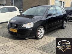 Volkswagen Polo - 1.4-16V Sportline 5drs | cruise | airco |