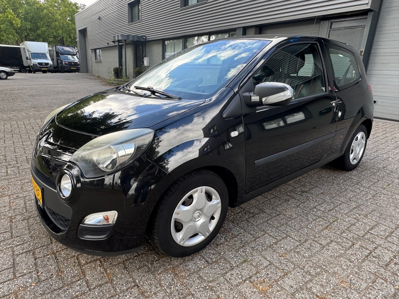 Renault Twingo - 1.2 16V Parisienne 1.2 16V Parisienne - AutoWereld.nl