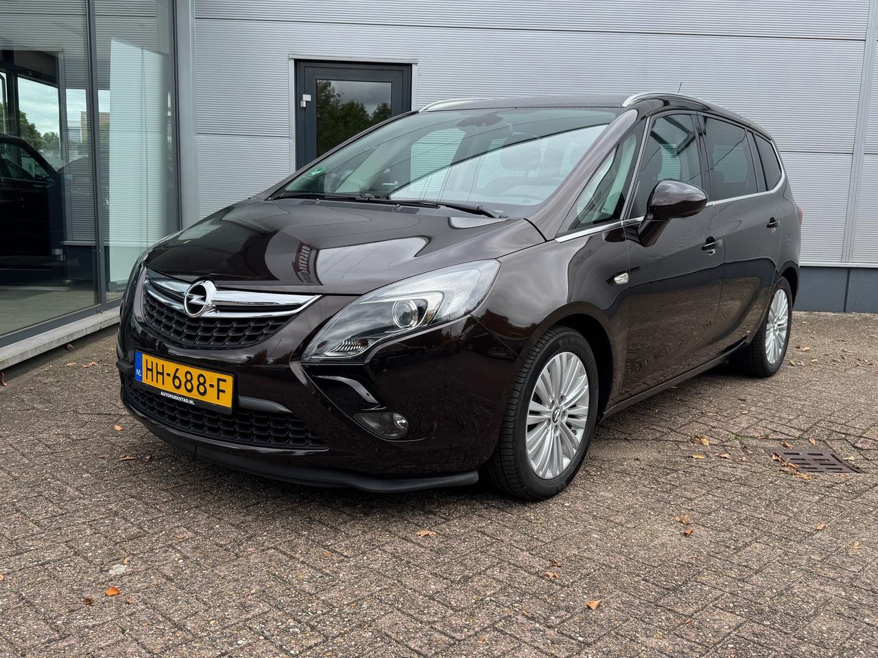 Opel Zafira Tourer - 1.4T | 140PK | TREKHAAK | ZOMER EN WINTERSET - AutoWereld.nl