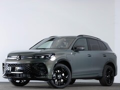 Volkswagen Tiguan - R-Line Edition 1.5 eHybrid 272 PK | Black Style | Trekhaak | Stuur & Stoelverwarming |