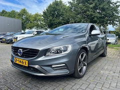 Volvo V60 - BWJ 2015 2.4 D6 221 PK Twin Engine R-Design AUTOMAAT | NIEUW BINNEN