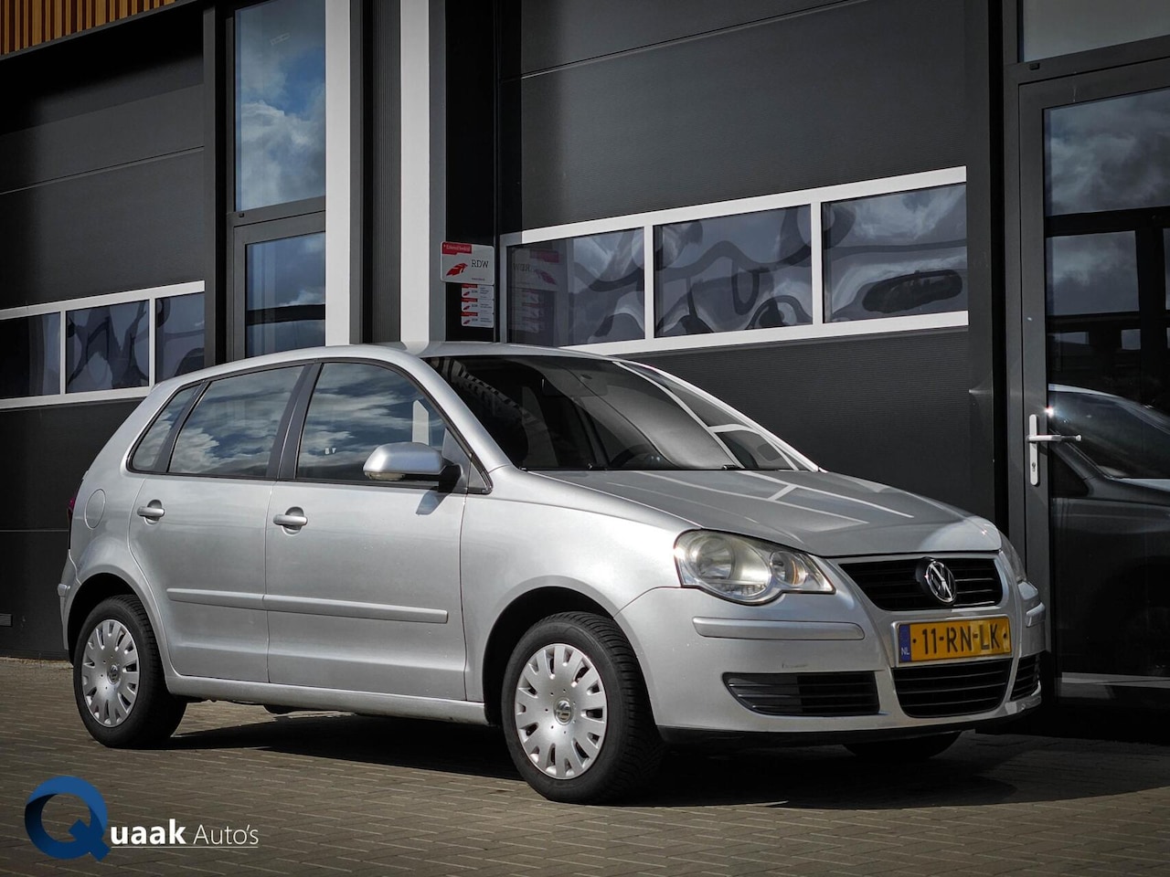 Volkswagen Polo - 1.4-16V 5-Deurs | AIRCO | CRUISE | CARPLAY | TREKHAAK | NW. DISTRIBUTIE - AutoWereld.nl