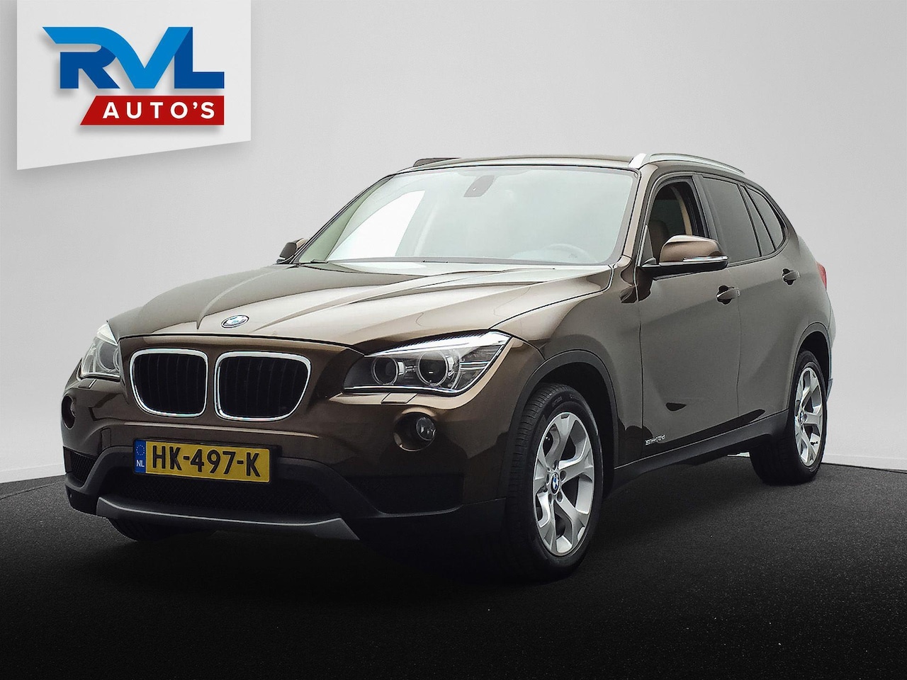 BMW X1 - SDrive18d Executive Automaat Trekhaak Leder Navigatie Climate-control Cruise - AutoWereld.nl
