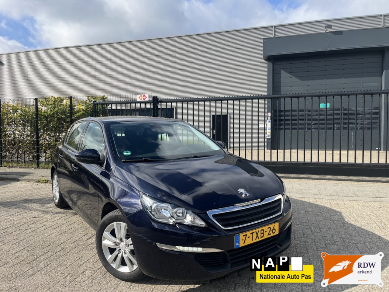 Peugeot 308 - 1.2 VTi Navi Bluetooth Parkeersensoren Lage km Nap - AutoWereld.nl