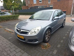 Opel Vectra - 1.8-16V Executive airco cruis leder sp velgen
