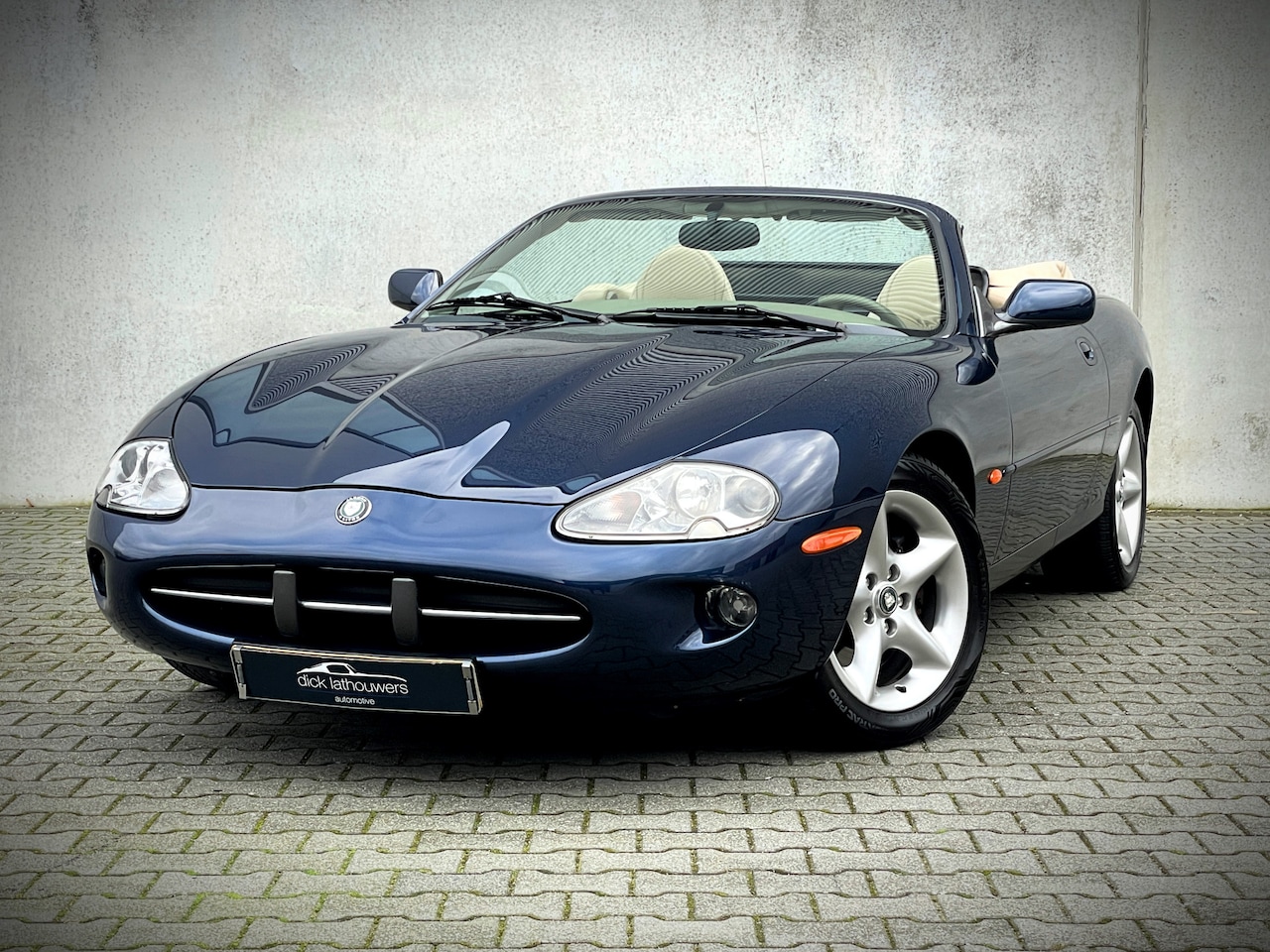 Jaguar XK8 - 4.0 V8 Convertible / ORG. NL. / YOUNGTIMER / NAP - AutoWereld.nl