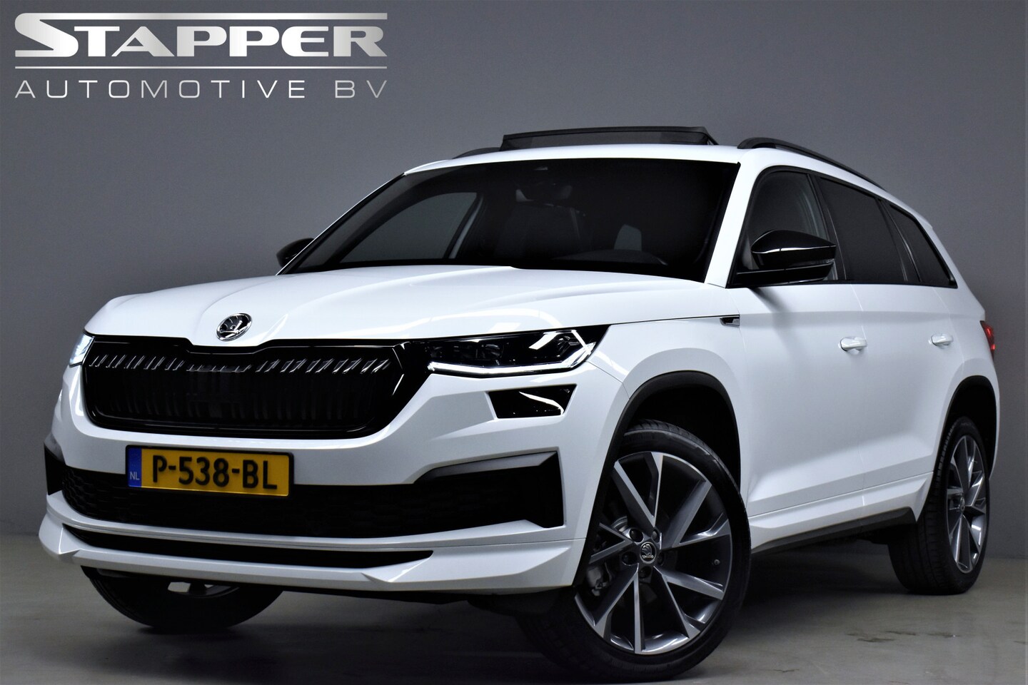 Skoda Kodiaq - 1.5 TSI 150pk Sportline Business Org.NL Pano/Carplay/Virtual/Schaalstoelen/Leer/Memory/Cam - AutoWereld.nl