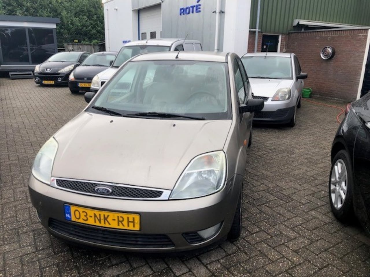 Ford Fiesta - 1.4-16V GHIA DISTRIBUTIERIEM VERVANGEN BIJ 179000 KM!!! - AutoWereld.nl