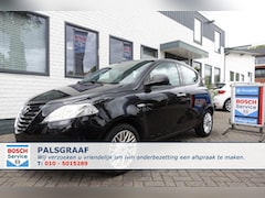 Lancia Y(psilon) - Ypsilon 0.9 TWINAIR SILVER + Chique en Klassiek