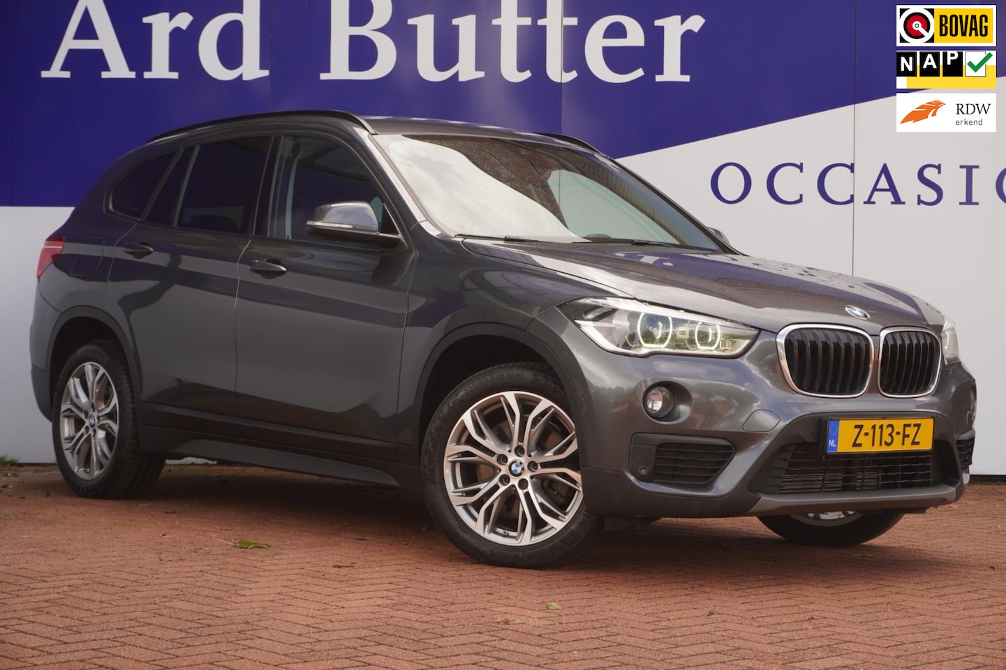 BMW X1 - SDrive20i High Executive / Camera / Navigatie / StoelVerwarm. / - AutoWereld.nl