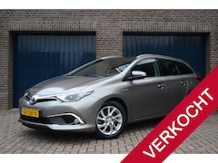 Toyota Auris Touring Sports - 1.8 Hybrid Lease pro | Panorama | Trekhaak | Camera | Navigatie | DAB