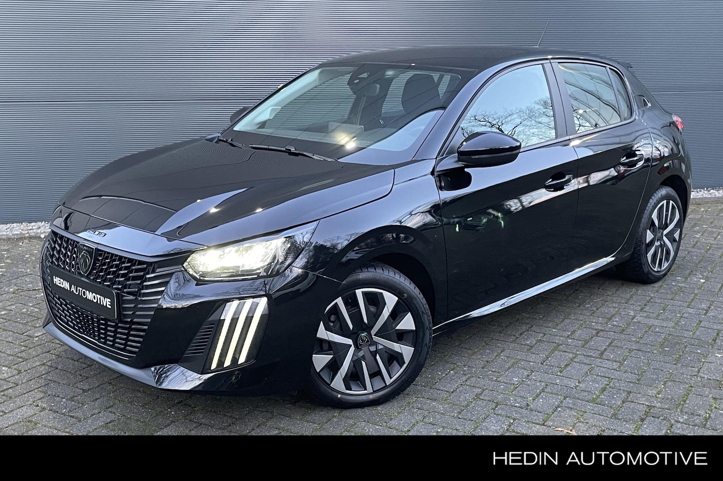 Peugeot 208 - 1.2 PureTech 100 Active Sensoren | Apple Carplay | Stoelverwarming - AutoWereld.nl