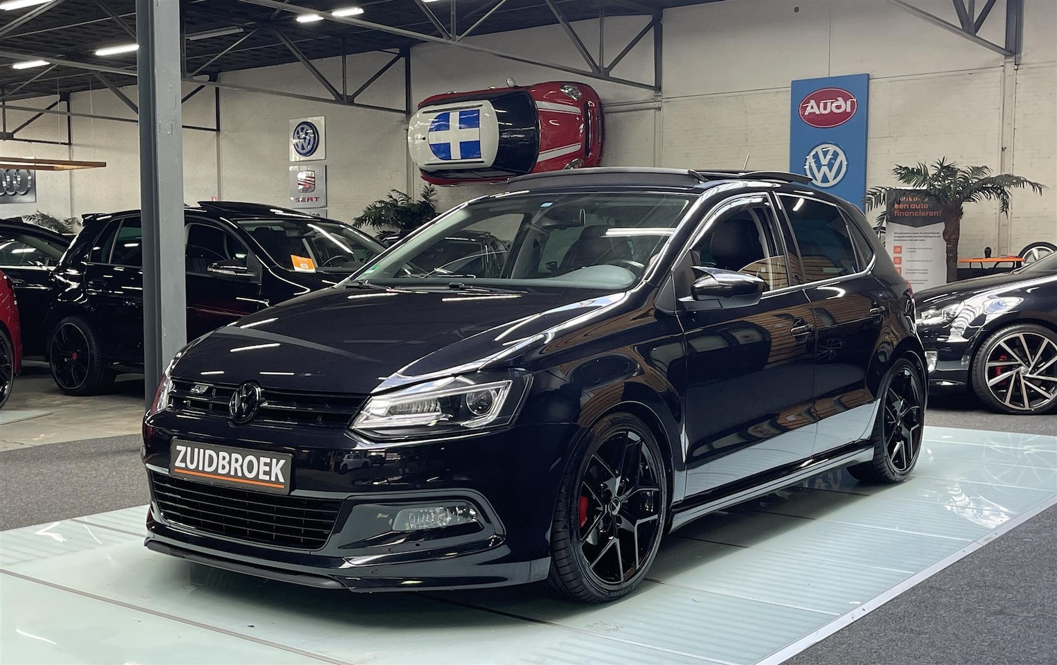 Volkswagen Polo - 1.2 Sport Uniek!! Pano!! Cruise!! Stuurbediening!! - AutoWereld.nl