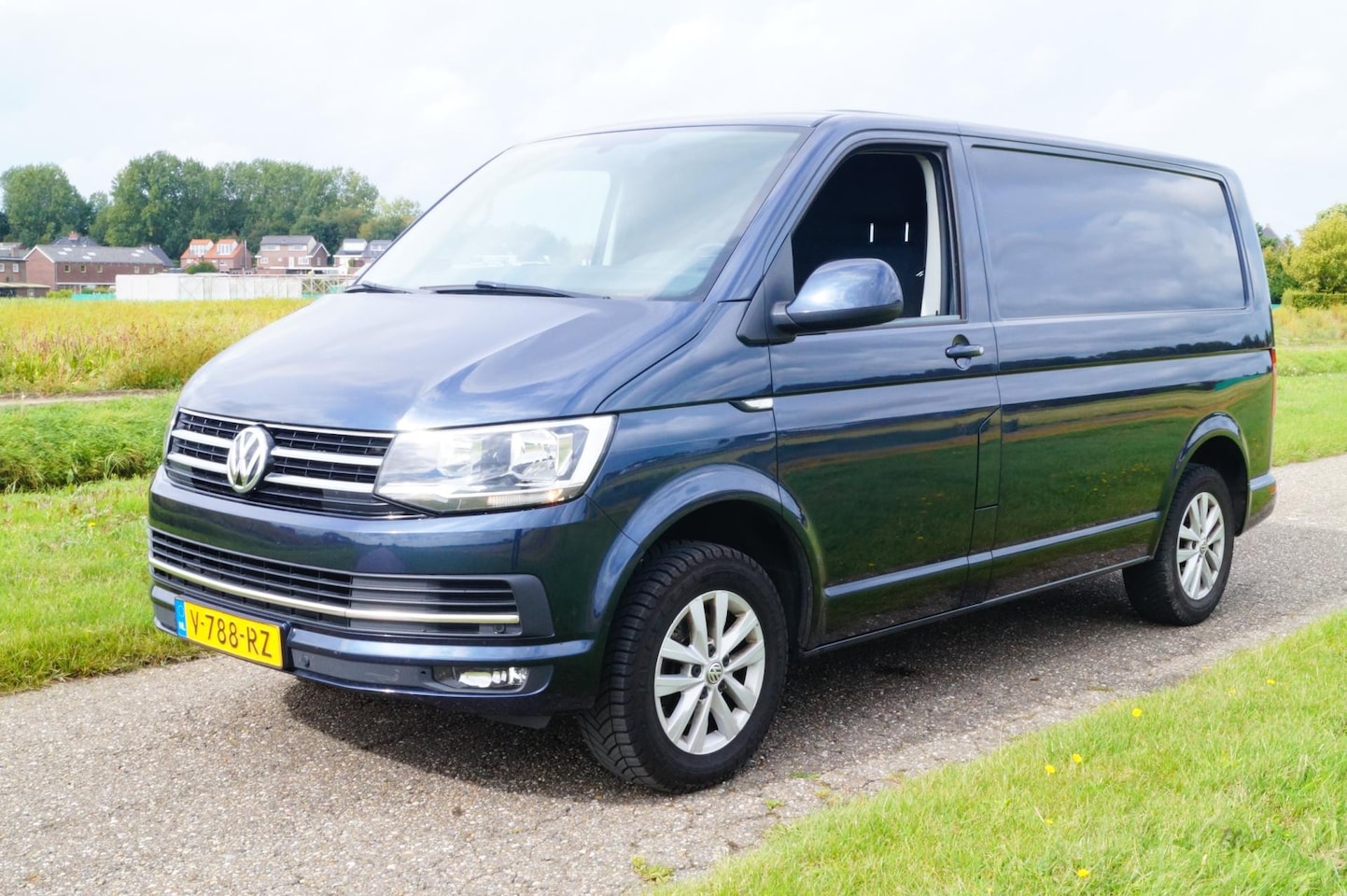 Volkswagen Transporter - 2.0 TDI L1H1 Highline Navi Camera - AutoWereld.nl