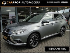 Mitsubishi Outlander - 2.0 PHEV 4WD Prestige + | Schuifdak | Leer | Adaptief