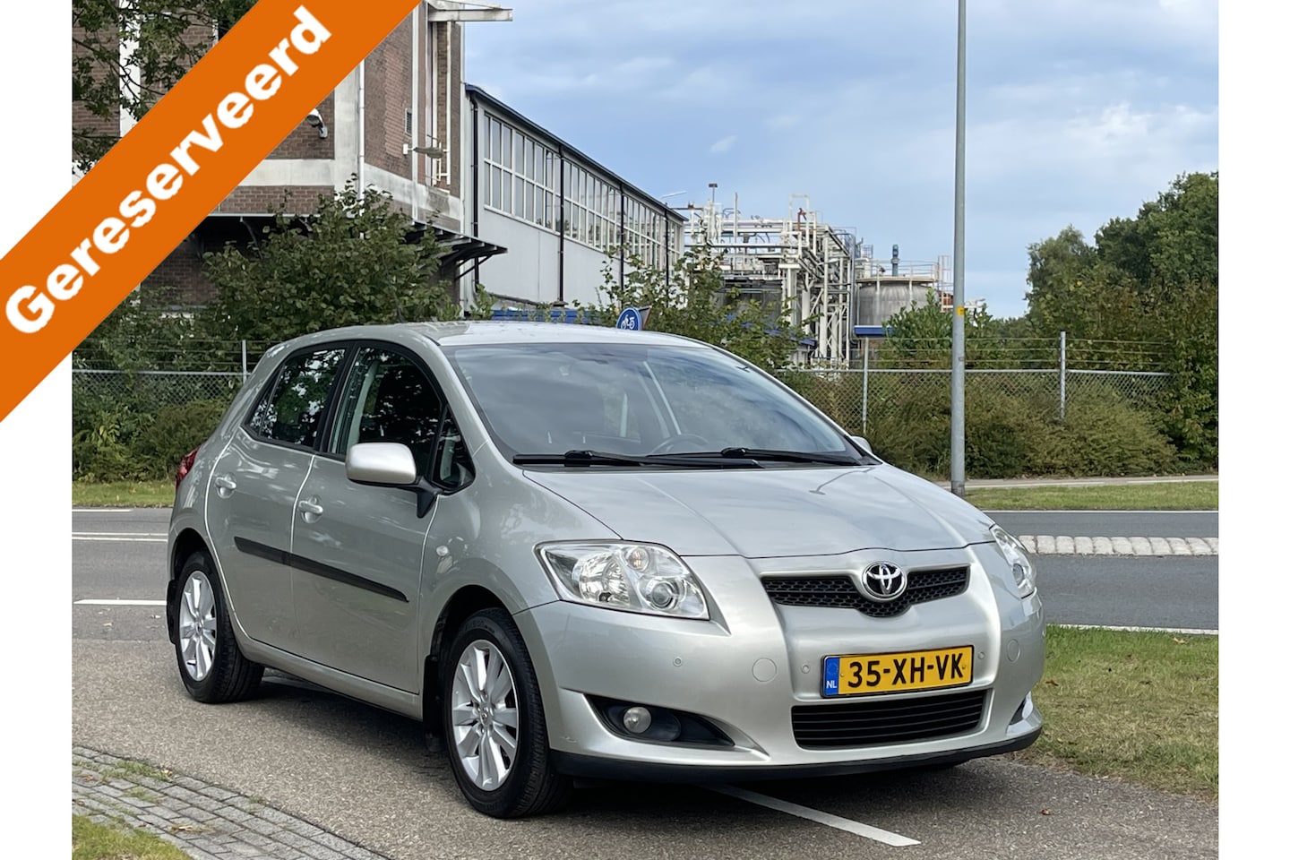 Toyota Auris - 1.6-16V Luna Business | Navigatie | LM Velgen | Trekhaak | 5 Deurs | Cruise Control - AutoWereld.nl