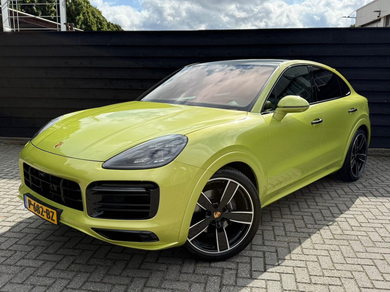 Porsche Cayenne Coupé - 3.0 E-Hybrid Sport Design, BTW, NP 180K, 22 Inch, Soft-Close, PTS Kleur. - AutoWereld.nl