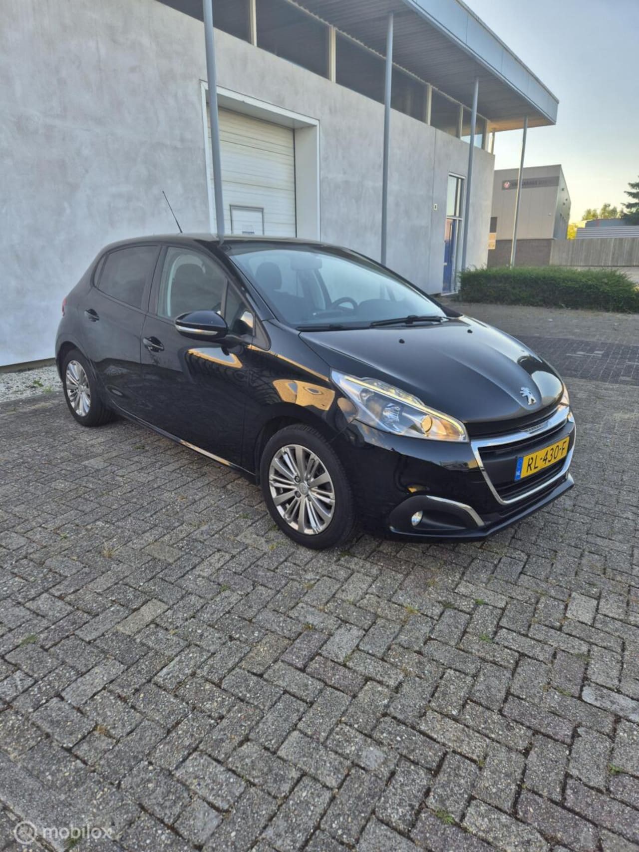 Peugeot 208 - 1.2 PureTech Allure 1.2 PureTech Allure - AutoWereld.nl