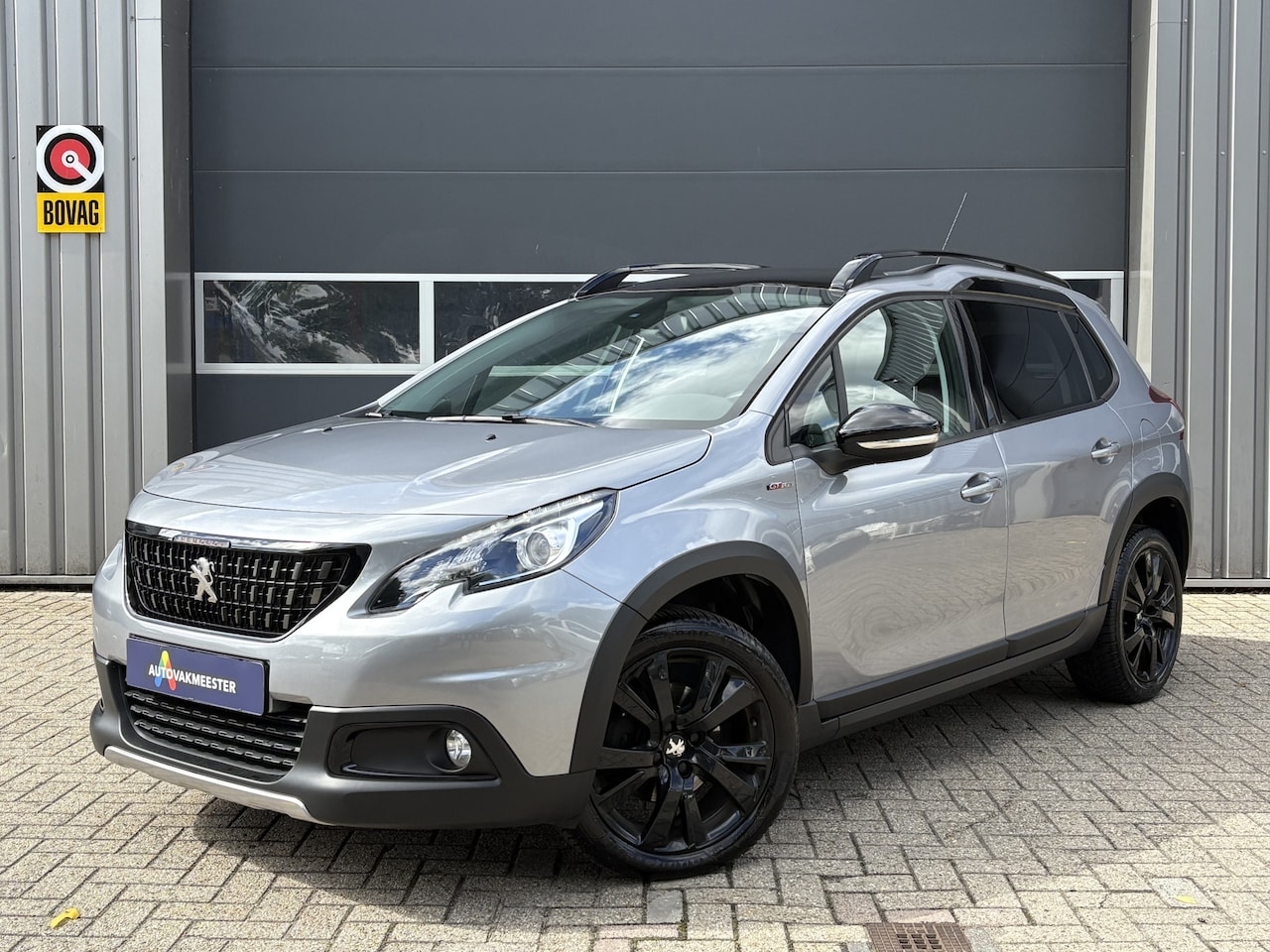 Peugeot 2008 - 1.2 PureTech GT-Line Automaat | Pano | Navi | Camera | Carplay/Android | 1/2 Leder | All S - AutoWereld.nl