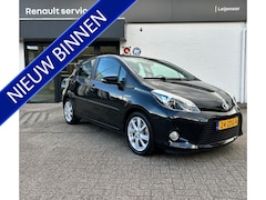 Toyota Yaris - 1.5 Full Hybrid Dynamic | Navigatie | Automaat | Afneembare trekhaak | Bleutooth | Cruise
