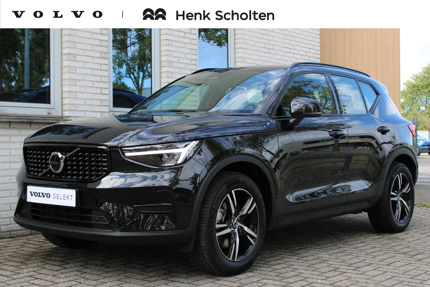 Volvo XC40 - B4 Automaat Plus Dark | Premium Audio by Harman en Kardon| Interieur Voorverwarming| Adapt - AutoWereld.nl