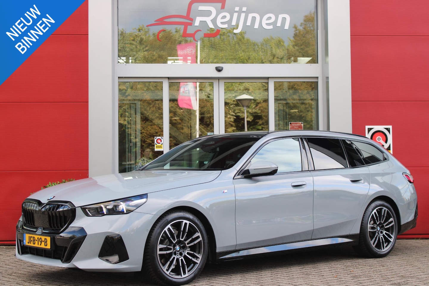 BMW 5-serie Touring - 520i | M-SPORT INTERIEUR / EXTERIEUR | MULTIFUNCTIONELE SPORTSTOELEN, VOLLEDIG ELEKTRISCH - AutoWereld.nl