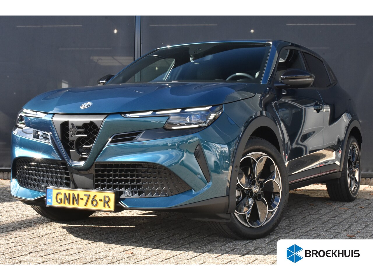 Alfa Romeo Junior - Elettrica Speciale 54 kWh | Vol-Leder | Massage | Techno Pack | Adaptive Cruise | Navigati - AutoWereld.nl
