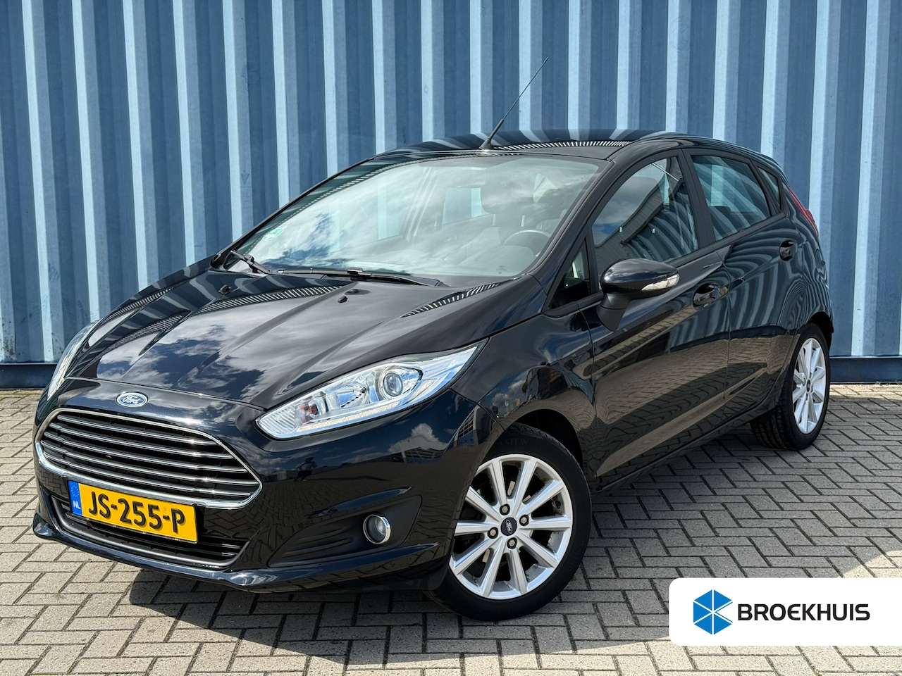 Ford Fiesta - 1.0 EcoBoost Titanium Met Nieuwe Distributieriem | Airco | Chroom Accenten | Lederen Stuur - AutoWereld.nl