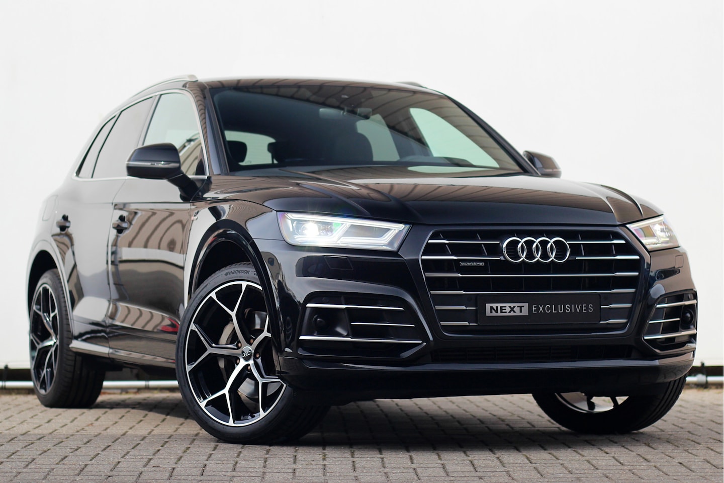 Audi Q5 - 55 TFSI e quattro Competition | S-line | ACC | Trekhaak | Matrix | Keyless - AutoWereld.nl
