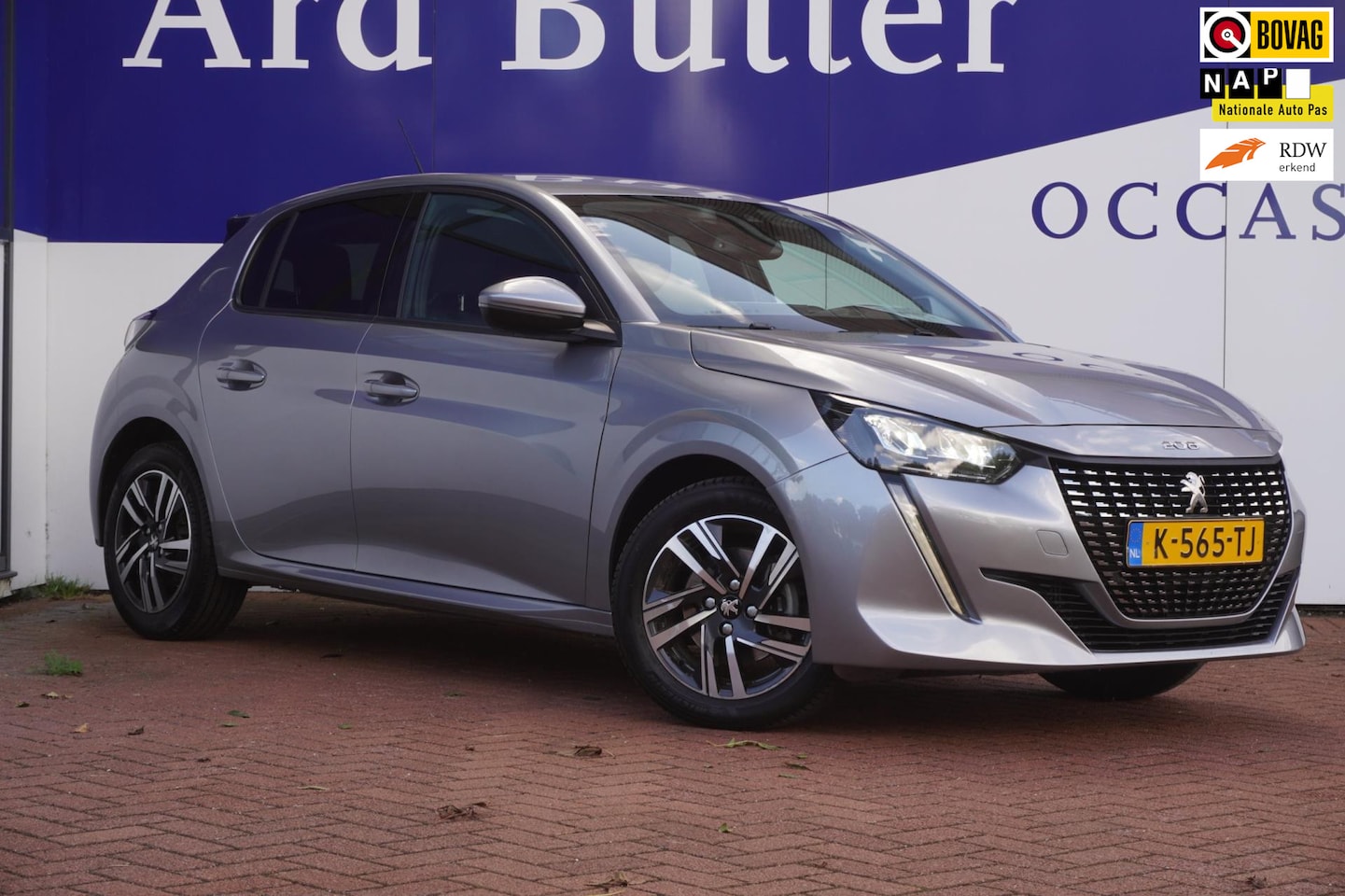 Peugeot 208 - 1.2 PureTech Allure Pack+Led+navigatie+camera+Half-leder+ecc+Parkeer-Hulp = TOP ONDERHOUDE - AutoWereld.nl