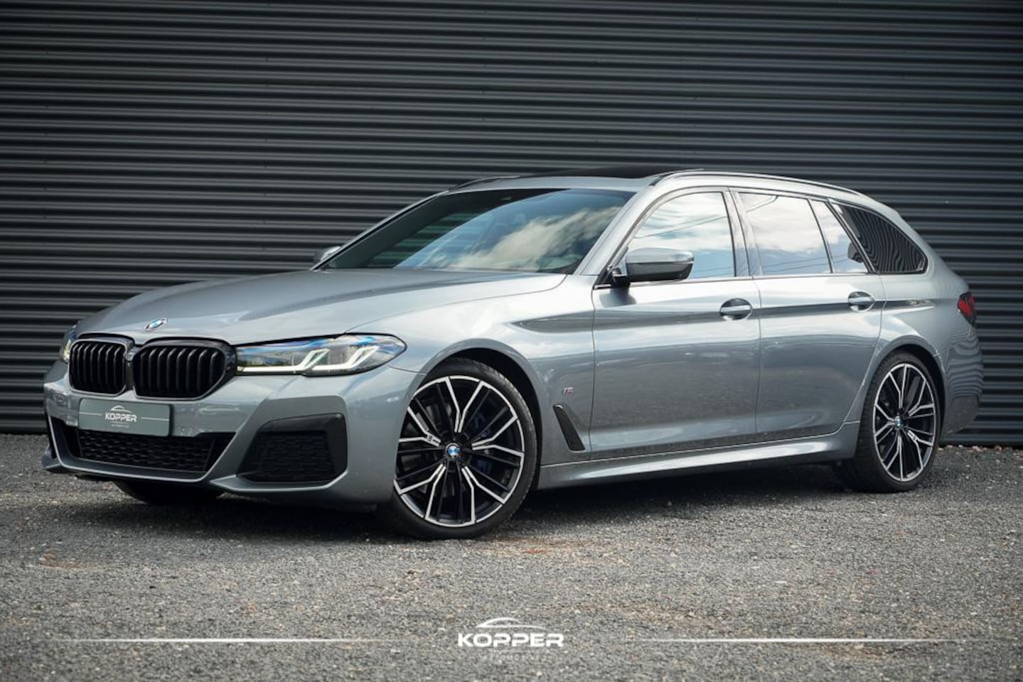 BMW 5-serie Touring - 530i High Executive / M-Pakket / Pano / HUD / Trekhaak / Incl BTW / Laser - AutoWereld.nl