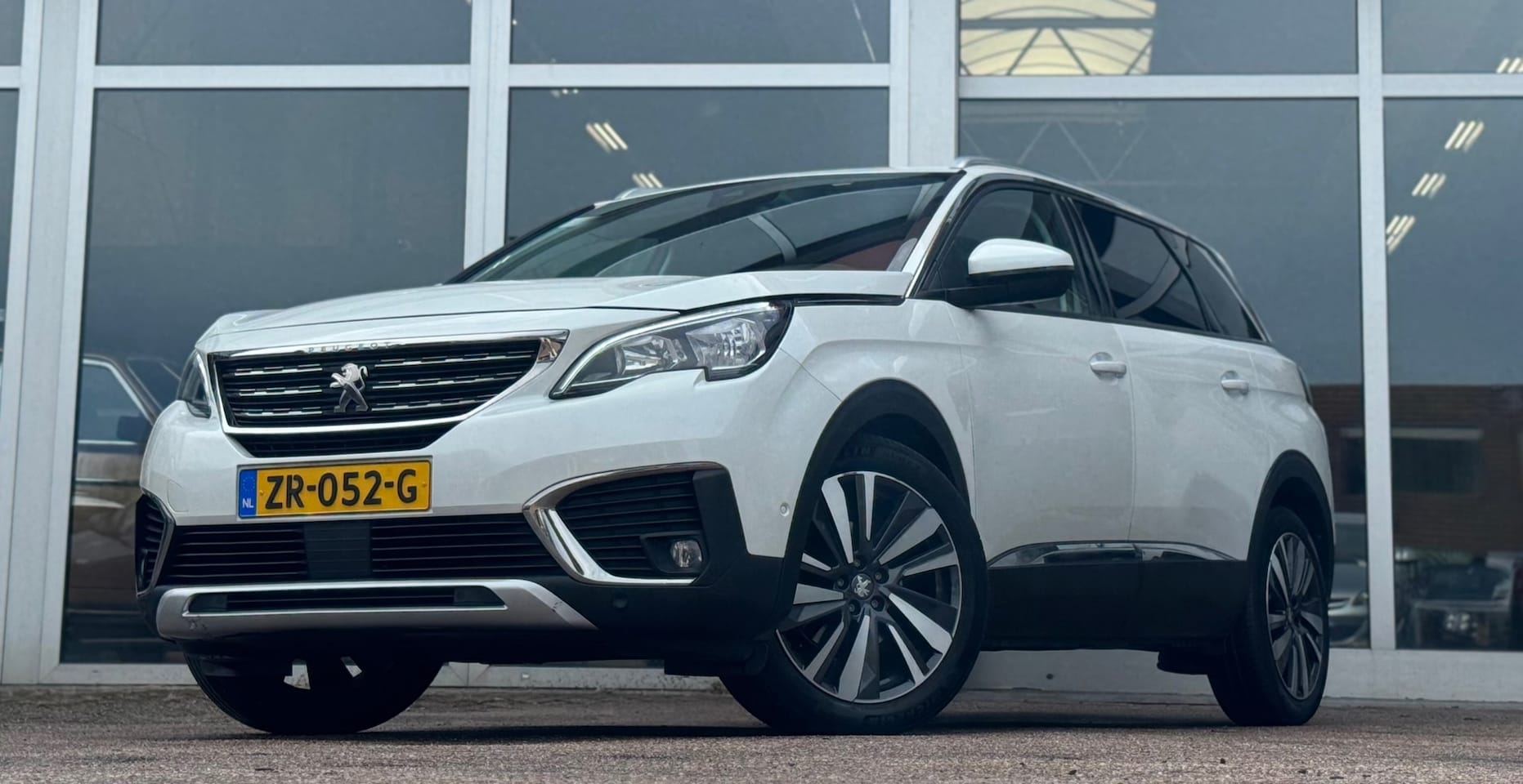 Peugeot 5008 - 1.6 PureTech Blue Lease Premium 7persoons Camera Navi - AutoWereld.nl