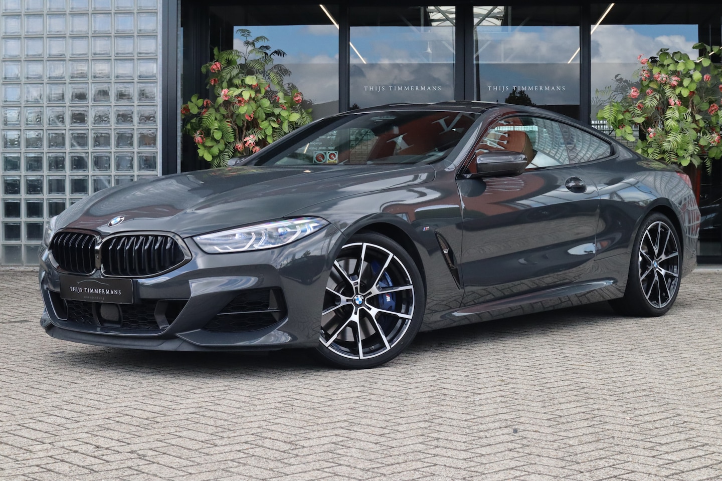 BMW 8-serie - M850i xDrive High Executive | Carbon exterieur, Individual interieur cognac, Driving Assis - AutoWereld.nl