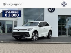 Volkswagen Tiguan - 1.5 eHybrid R-Line Edition 204 PK | Trekhaak | 360 Camera | LED Matrix | Black Style | Ada