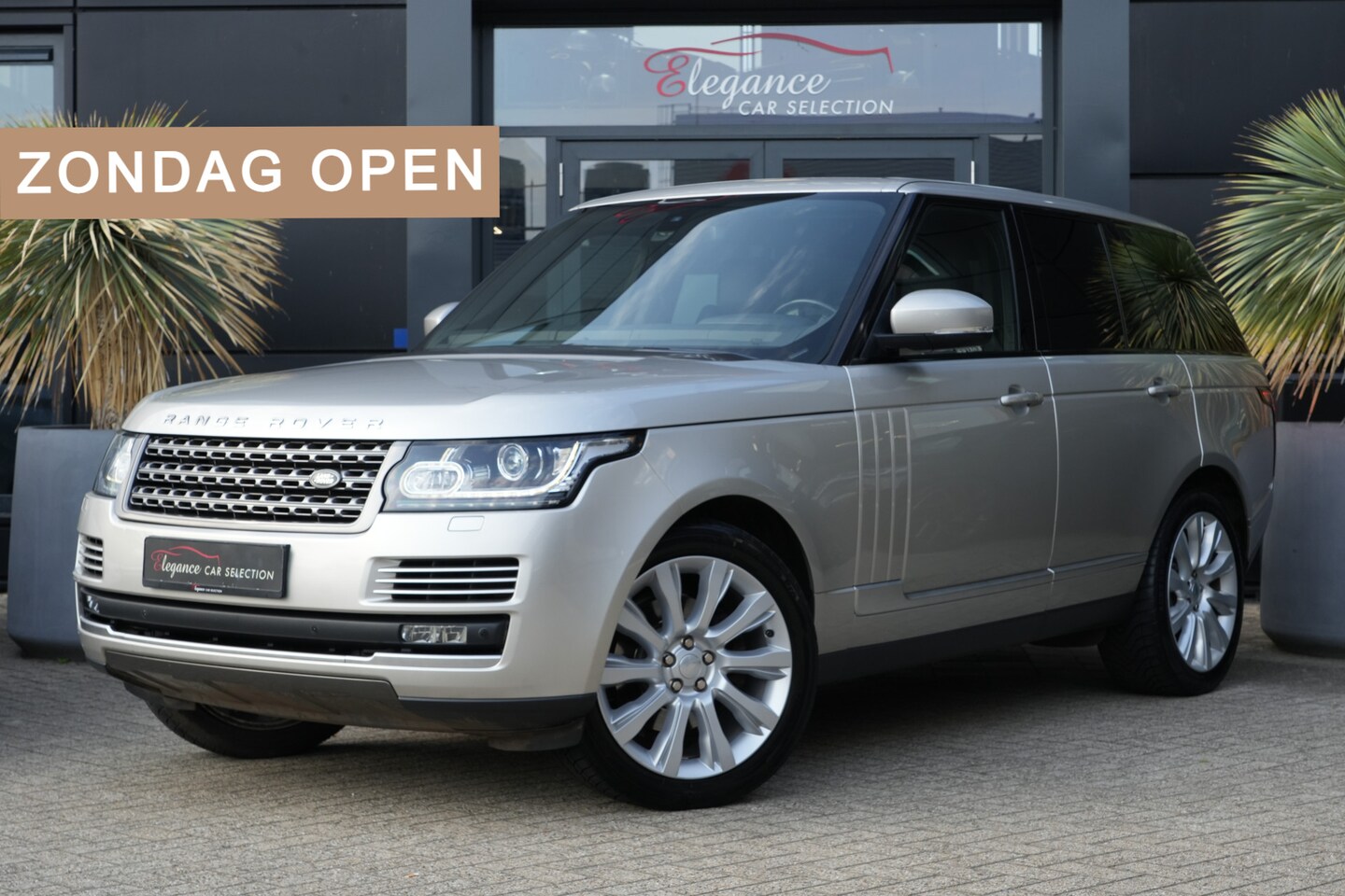 Land Rover Range Rover - 3.0 TDV6 Vogue 259pk Navigatie/Stoelverwarming/Meridian - AutoWereld.nl